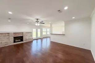 1000 Dorsey St, Burleson, TX 76028 - Photo 4