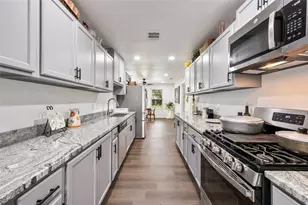 1005 Iowa St, Irving, TX 75060 - Photo 8