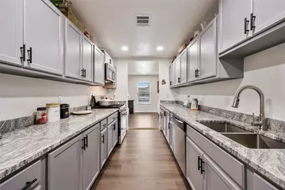 1005 Iowa Street, Irving, TX 75060 - Photo 10