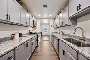 1005 Iowa St, Irving, TX 75060 - Photo 10