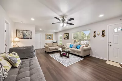 1005 Iowa Street, Irving, TX 75060 - Photo 12