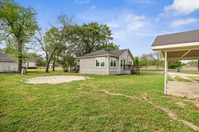 657 E Commerce Street, Fairfield, TX 75840 - Photo 30