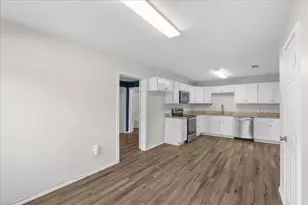 657 E Commerce St, Fairfield, TX 75840 - Photo 14