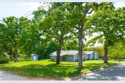 938 Amsden Street, Denison, TX 75020 - Photo 1