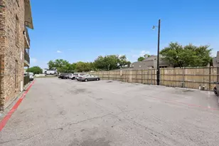 9520 Royal Ln, Dallas, TX 75243 - Photo 4