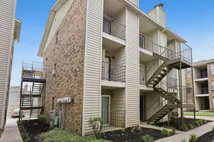 9520 Royal Ln, Dallas, TX 75243 - Photo 6