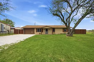 29361 US Hwy 82, Whitesboro, TX 76273 - Photo 1