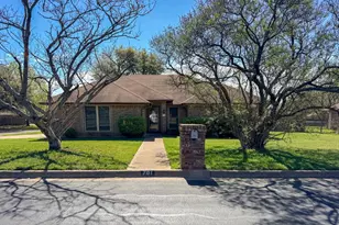 701 Daniels Dr, Crowley, TX 76036 - Photo 1