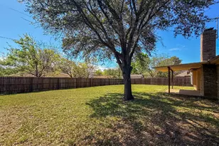 701 Daniels Dr, Crowley, TX 76036 - Photo 22