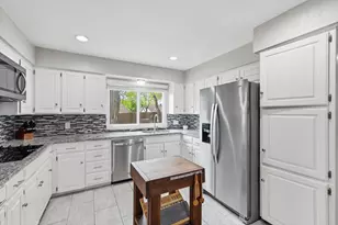 2413 Meadow Vw, Bedford, TX 76021 - Photo 8