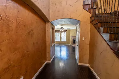 2931 Bandera, Grand Prairie, TX 75054 - Photo 6