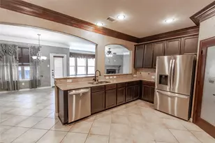 2931 Bandera, Grand Prairie, TX 75054 - Photo 14