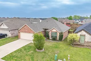 133 Cherokee St, Greenville, TX 75402 - Photo 4