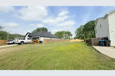 4803 Fitzhugh Avenue, Fort Worth, TX 76105 - Photo 4