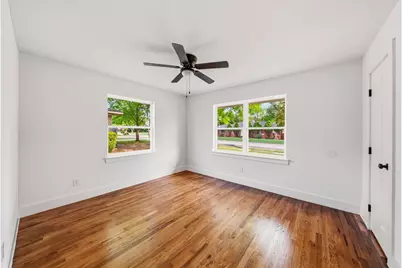 4435 Flo Avenue, Cockrell Hill, TX 75211 - Photo 8