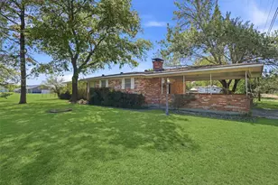 619 W Hayes St, Savoy, TX 75479 - Photo 2