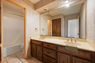 2229 Seville Court, Dalworthington Gardens, TX 76013 - Photo 32