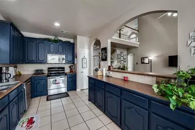 6329 Redeagle Creek Drive, Fort Worth, TX 76179 - Photo 12
