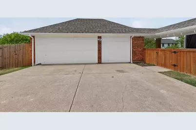1012 Muscadine Vine Street, Crowley, TX 76036 - Photo 34