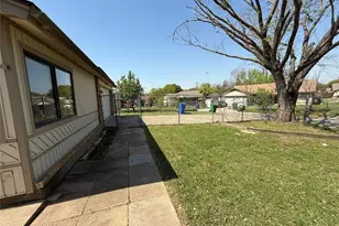 2107 Rockwood Dr, Carrollton, TX 75007 - Photo 10