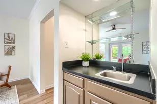 2157 Falcon Ridge Dr, Carrollton, TX 75010 - Photo 10