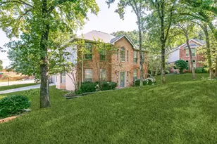 2930 Willow Creek Dr, Grapevine, TX 76051 - Photo 2