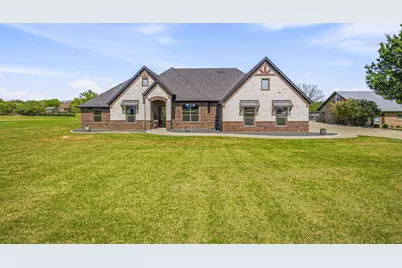 2009 Tree Top Court, Granbury, TX 76049 - Photo 4