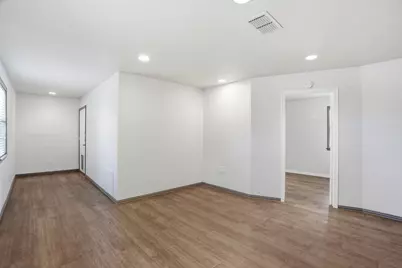 8660 Kingspoint Drive, Dallas, TX 75238 - Photo 12