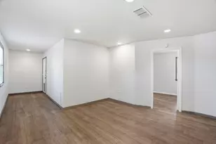 8660 Kingspoint Dr, Dallas, TX 75238 - Photo 12