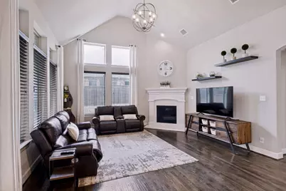 2805 Cole Castle Drive, Lewisville, TX 75056 - Photo 2