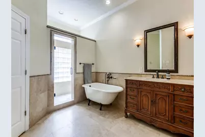 6205 Twin Oaks Circle, Dallas, TX 75240 - Photo 18