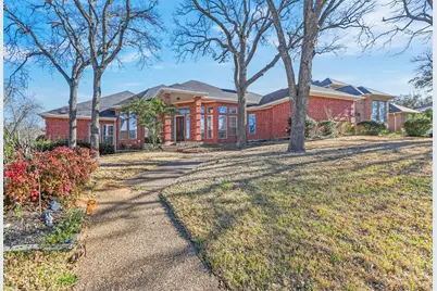 401 Leigh Court, Highland Village, TX 75077 - Photo 2