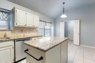 525 Mustang Ridge Dr, Murphy, TX 75094 - Photo 2