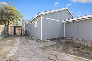 2435 Sharon St, Dallas, TX 75211 - Photo 26