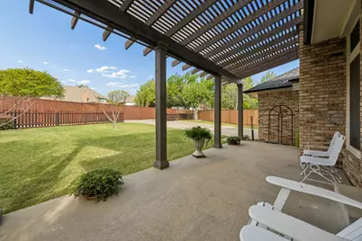 7519 Bradford Pear Drive, Irving, TX 75063 - Photo 2