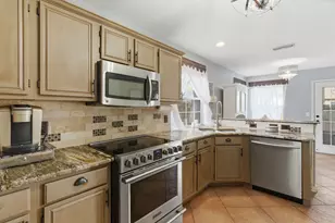 313 Georgian Oak Ct, Lake Dallas, TX 75065 - Photo 12