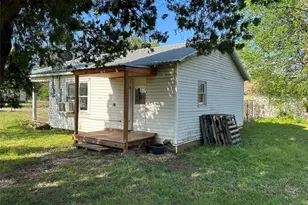 104 W Wilson Ave, Whitney, TX 76692 - Photo 10