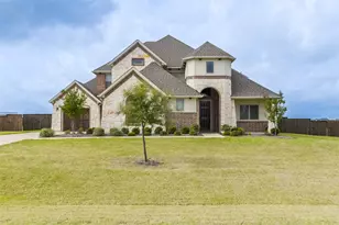 640 Lakota Pkwy, Waxahachie, TX 75165 - Photo 1