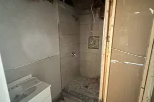 6614 Ashley Ct, Granbury, TX 76049 - Photo 4