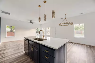 1014 Trinity Street, Cleburne, TX 76031 - Photo 8