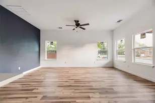 1014 Trinity St, Cleburne, TX 76031 - Photo 12