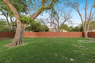 1014 Trinity St, Cleburne, TX 76031 - Photo 22
