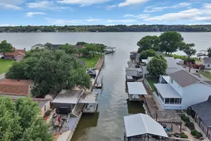 4514 Robin Ct, Granbury, TX 76049 - Photo 2