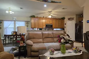 6013 Meadowglen Dr, Denton, TX 76226 - Photo 8