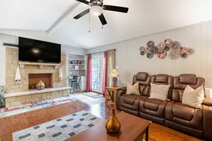 353 Brook Hollow Dr, DeSoto, TX 75115 - Photo 18