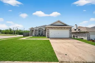6301 Waterhill Ln, Fort Worth, TX 76179 - Photo 2