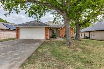 113 Saint James Court, Rhome, TX 76078 - Photo 2
