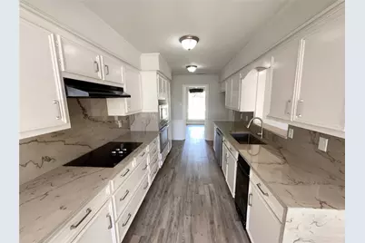 2800 N Surrey Drive, Carrollton, TX 75006 - Photo 2