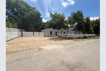 701 Olive Street, Cleburne, TX 76031 - Photo 28