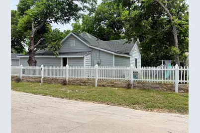 701 Olive Street, Cleburne, TX 76031 - Photo 2